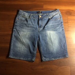 Seven7 Shorts